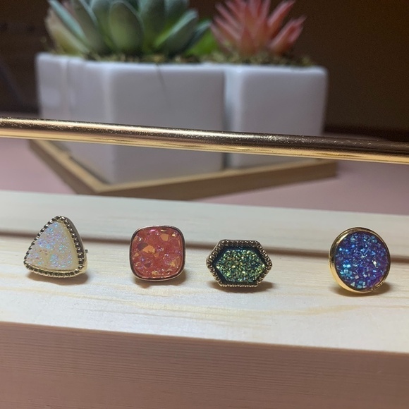 SALE💚 any 3 for $18 💚
 Colorful Druzy Stone Stud Earrings Gold - Picture 1 of 4